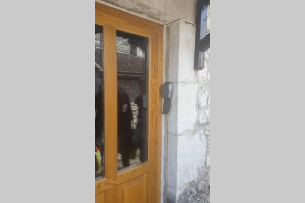 Maison Pierre Et Voute Au Coeur Du Village Балазук Екстериор снимка