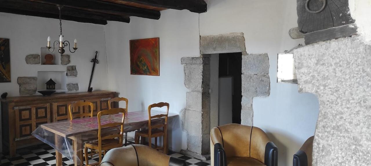 Maison Pierre Et Voute Au Coeur Du Village Балазук Екстериор снимка