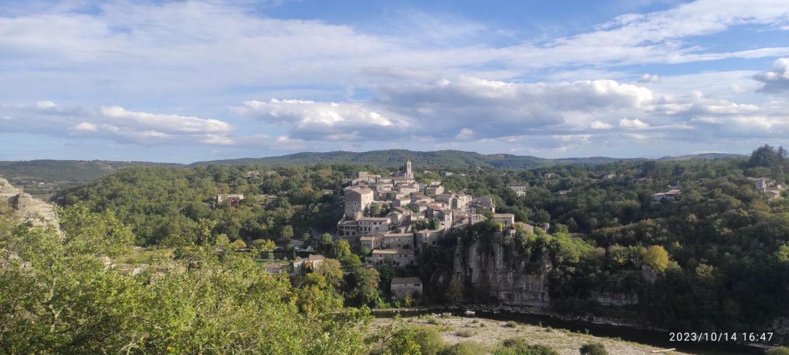 Maison Pierre Et Voute Au Coeur Du Village Балазук Екстериор снимка