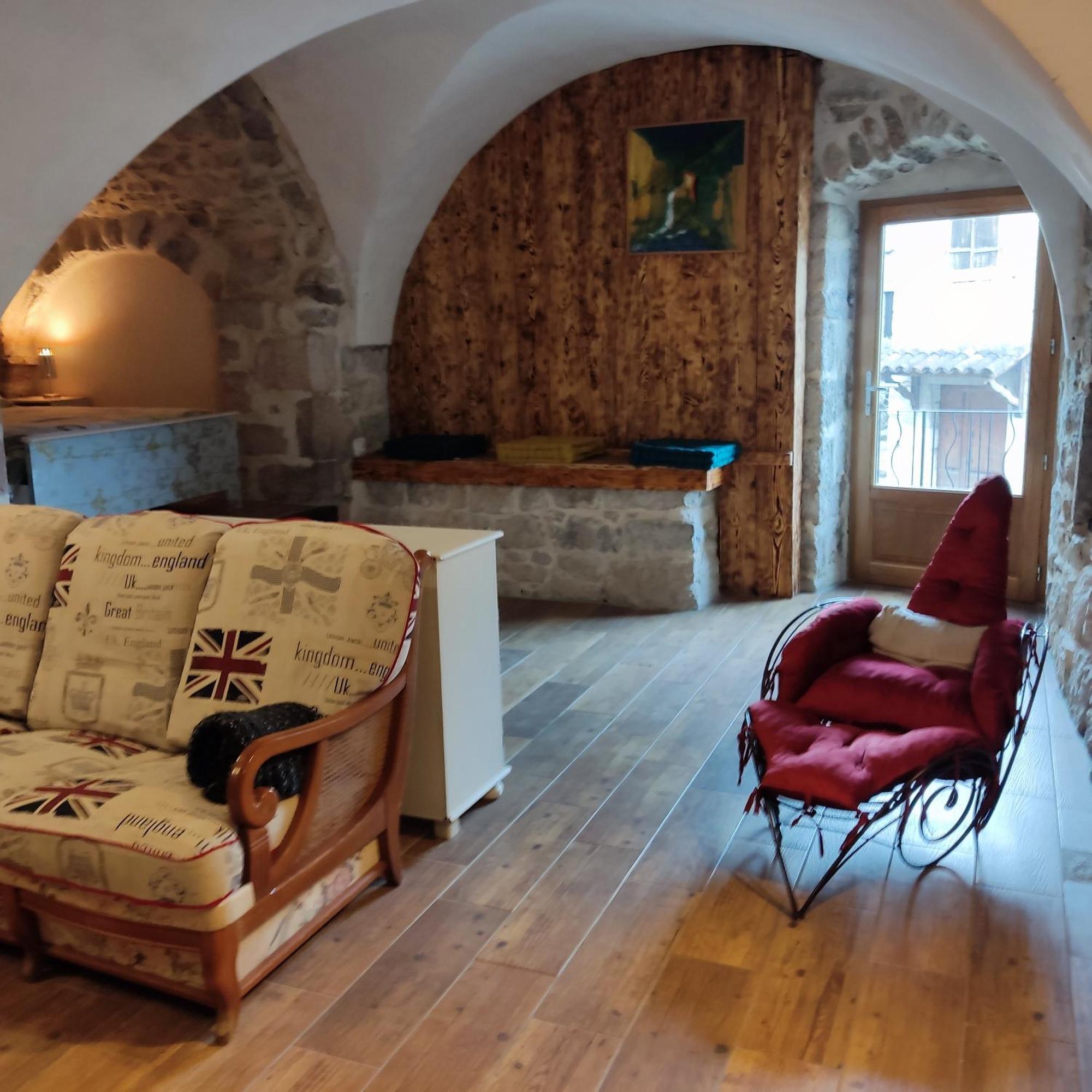 Maison Pierre Et Voute Au Coeur Du Village Балазук Екстериор снимка