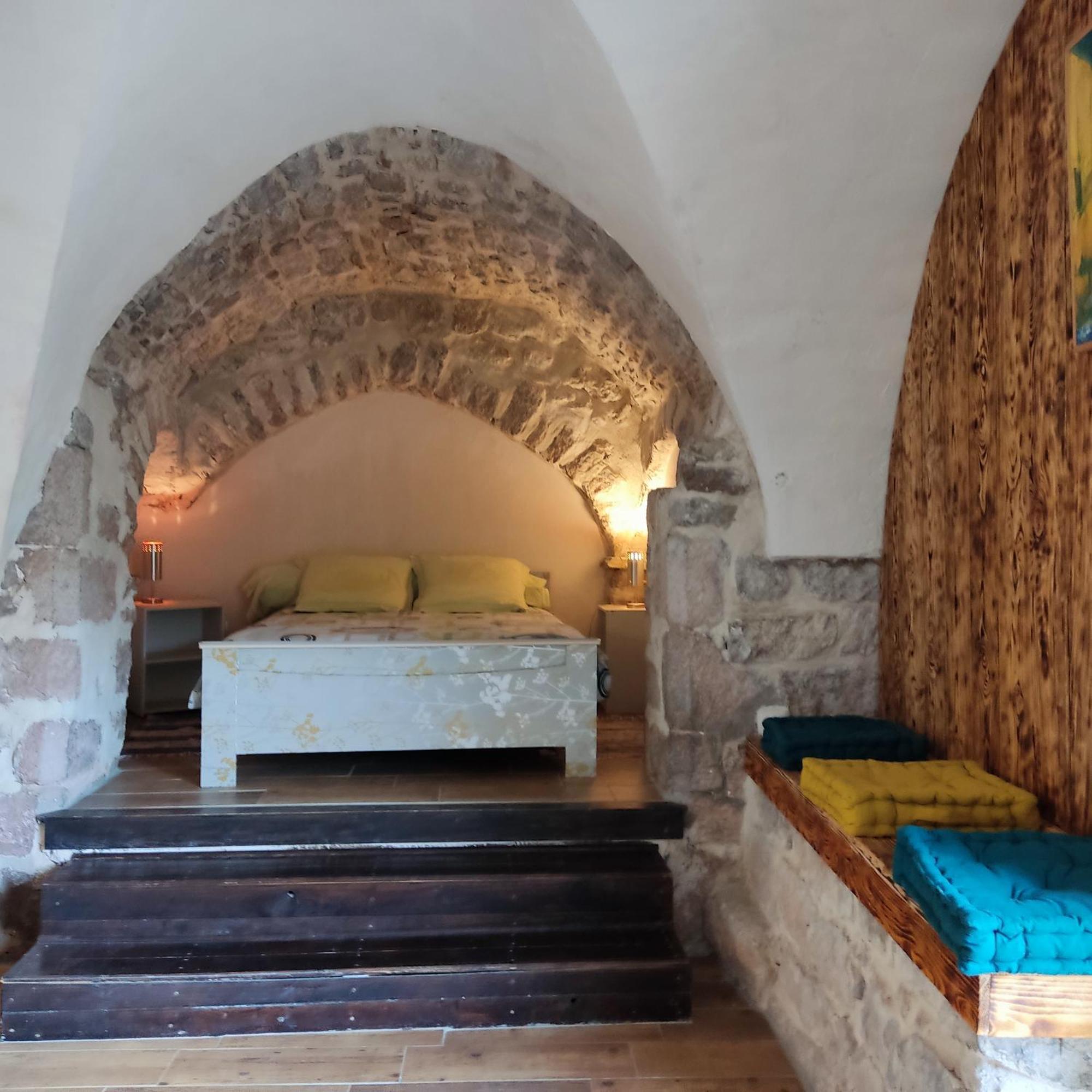 Maison Pierre Et Voute Au Coeur Du Village Балазук Екстериор снимка